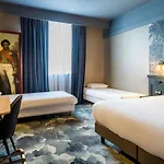 Mercure La Corderie Royale 4*