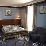 Mercure La Corderie Royale 酒店 4*