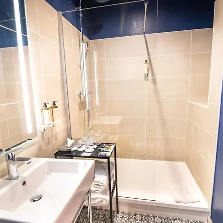Mercure La Corderie Royale 4*