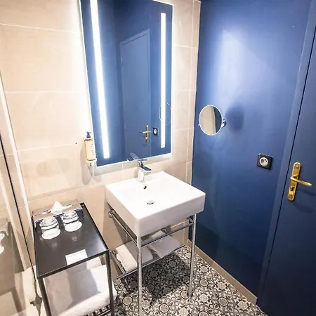 Mercure La Corderie Royale Hotel 4*