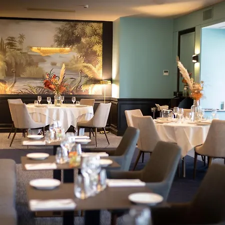 Mercure La Corderie Royale 4*