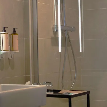 Mercure La Corderie Royale 4*