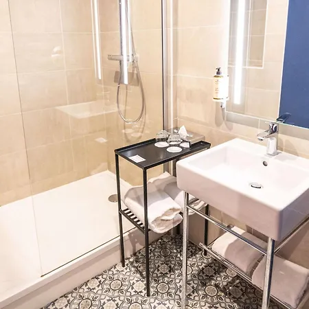 Hotel Mercure La Corderie Royale 4*
