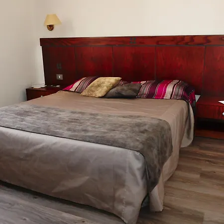 Mercure La Corderie Royale מלון רושפור