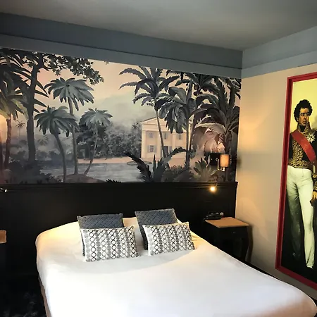 Mercure La Corderie Royale Otel 4*