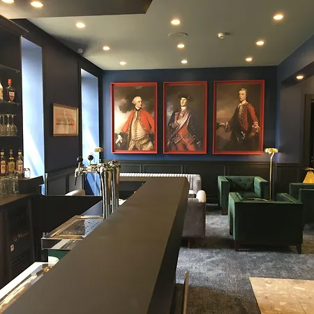 Mercure La Corderie Royale 4*