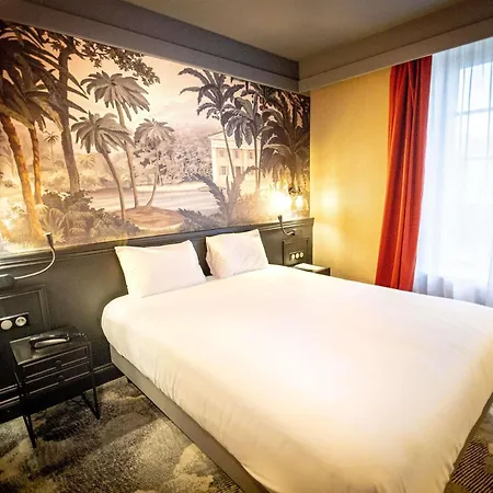 Mercure La Corderie Royale 4*