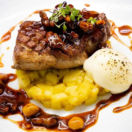 Mercure La Corderie Royale Otel 4*