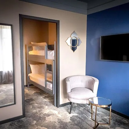 Mercure La Corderie Royale 4*