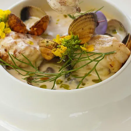 Mercure La Corderie Royale Otel 4*