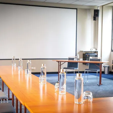 Hotel Mercure La Corderie Royale 4*