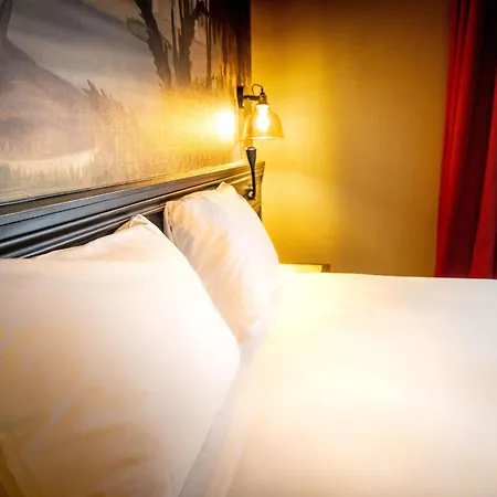 מלון Mercure La Corderie Royale 4*