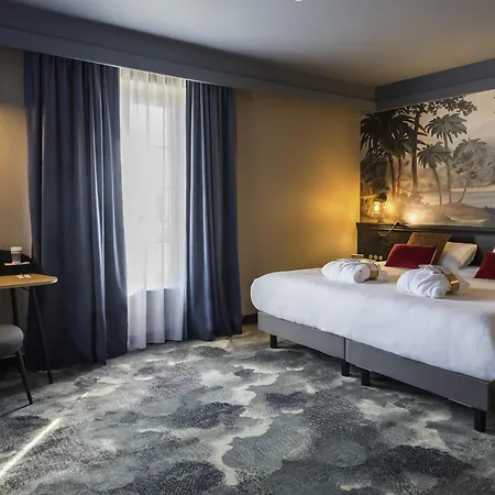 Mercure La Corderie Royale 4*
