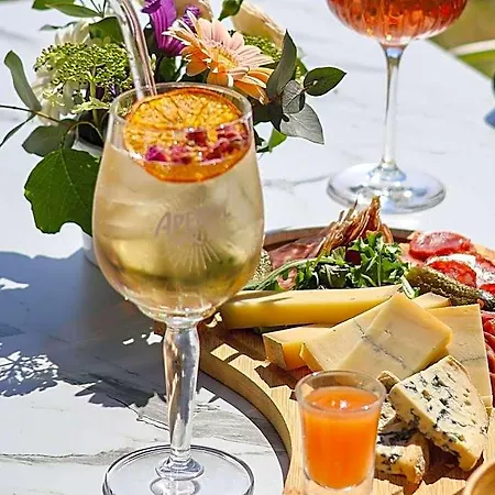 Mercure La Corderie Royale 4*