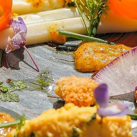 Mercure La Corderie Royale Hotel 4*