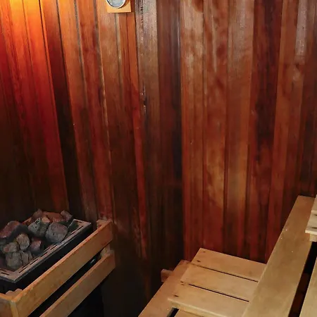 Mercure La Corderie Royale 4*