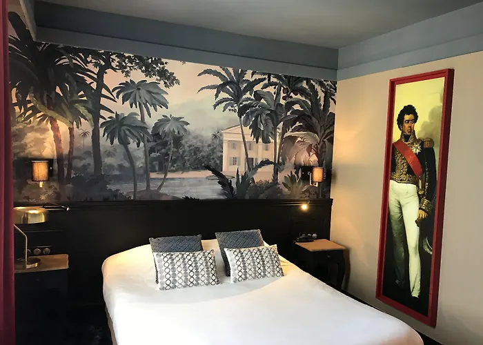 Mercure La Corderie Royale Hotel 4*