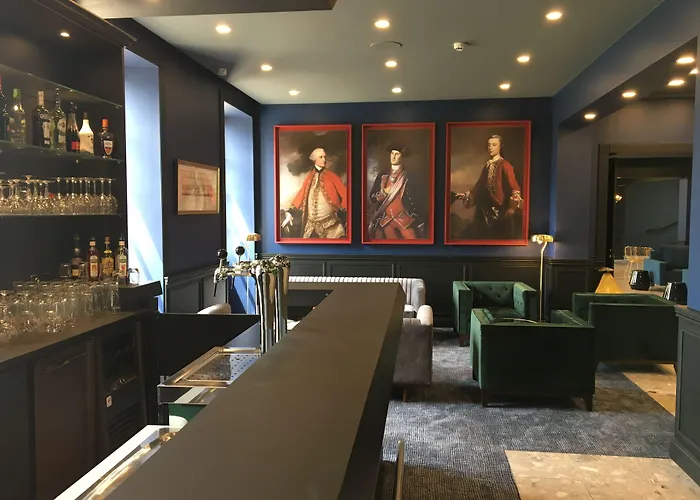 Mercure La Corderie Royale 4*