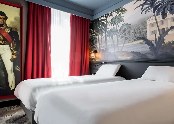 Hotel Mercure La Corderie Royale 4*