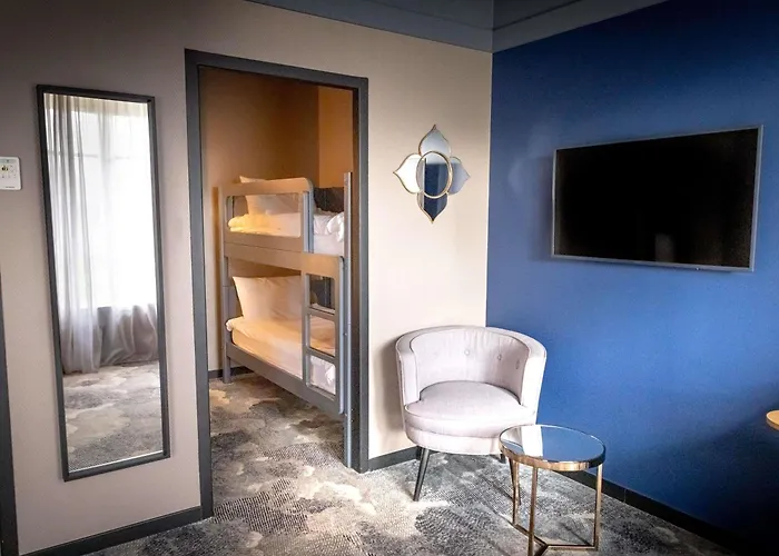 Mercure La Corderie Royale 4*