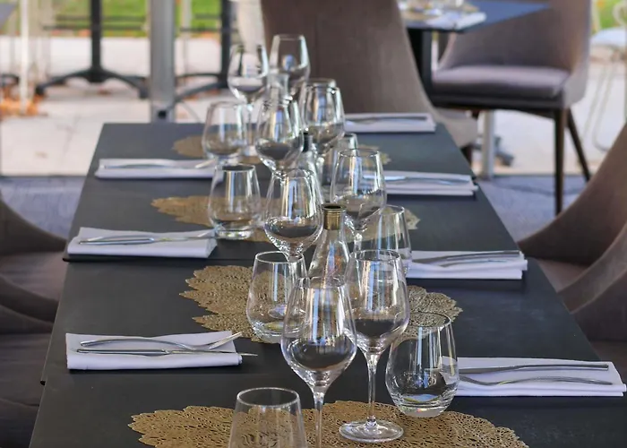 Hotel Mercure La Corderie Royale 4*