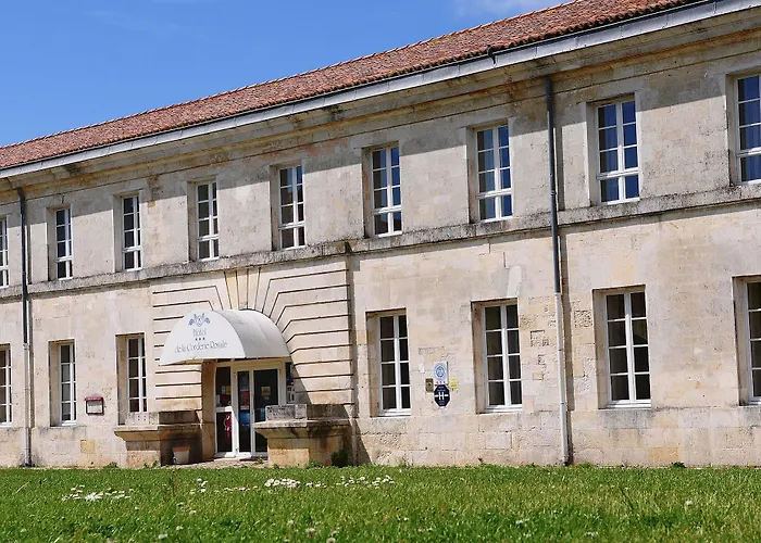 Mercure La Corderie Royale 4*